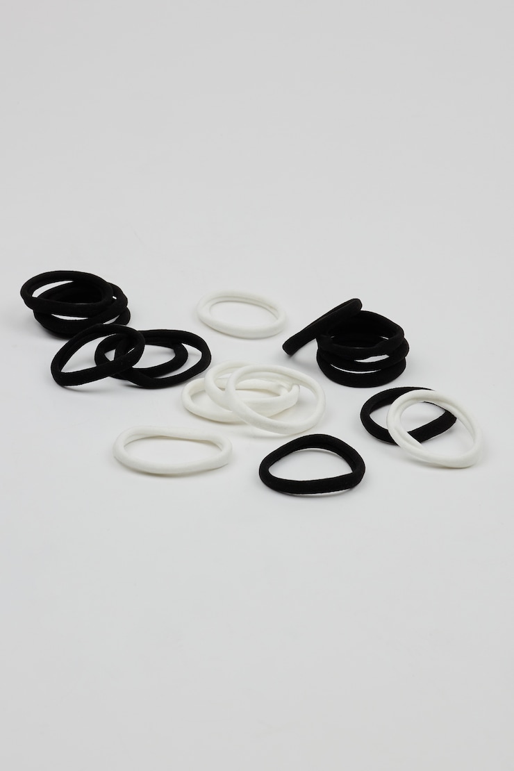 Pack of 18 Seamless Hair Elastics Black - Image 3