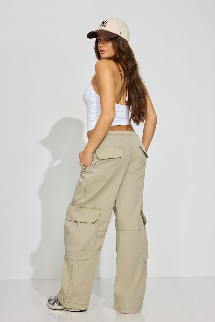 Wide Cargo Pants Beige - Image 4
