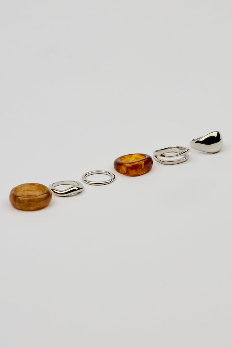 Set of 6 Resin & Dome Rings Brown - Image 3